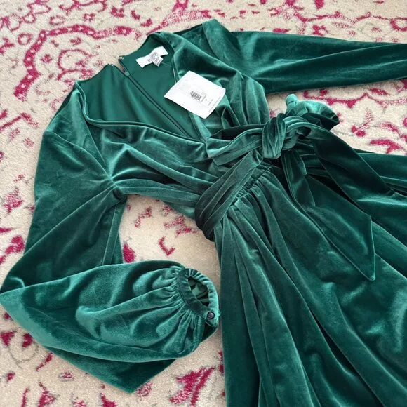 Badgley Mischka V-Neck Long Sleeve Green Velvet Dress - Size 0 - Picture 4 of 7